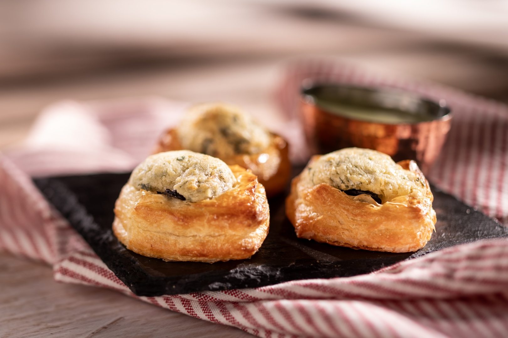 Trio d’Escargots, Garniture a L’Ail Et Au Persil at France
