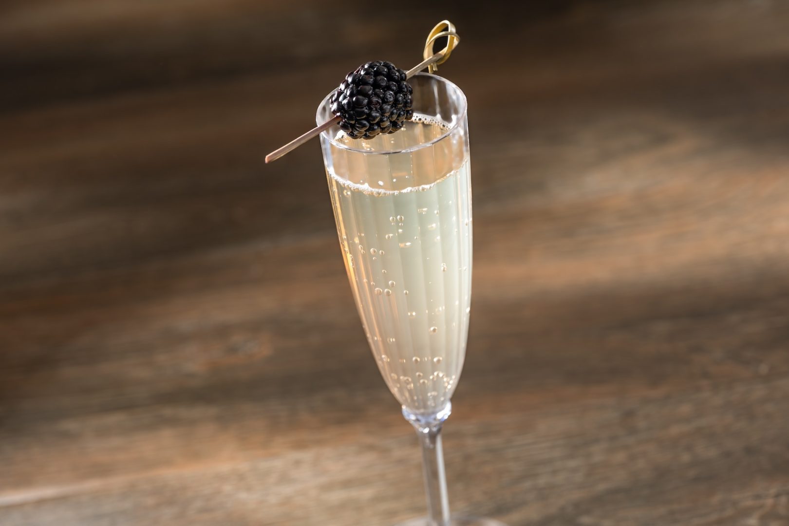 Sparkling Cucumber-Gin Cocktail