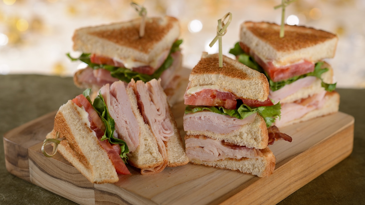 Chip 'n' Dale’s Deli at Disney's Palm, Magnolia, and Oak Trail Golf Courses
