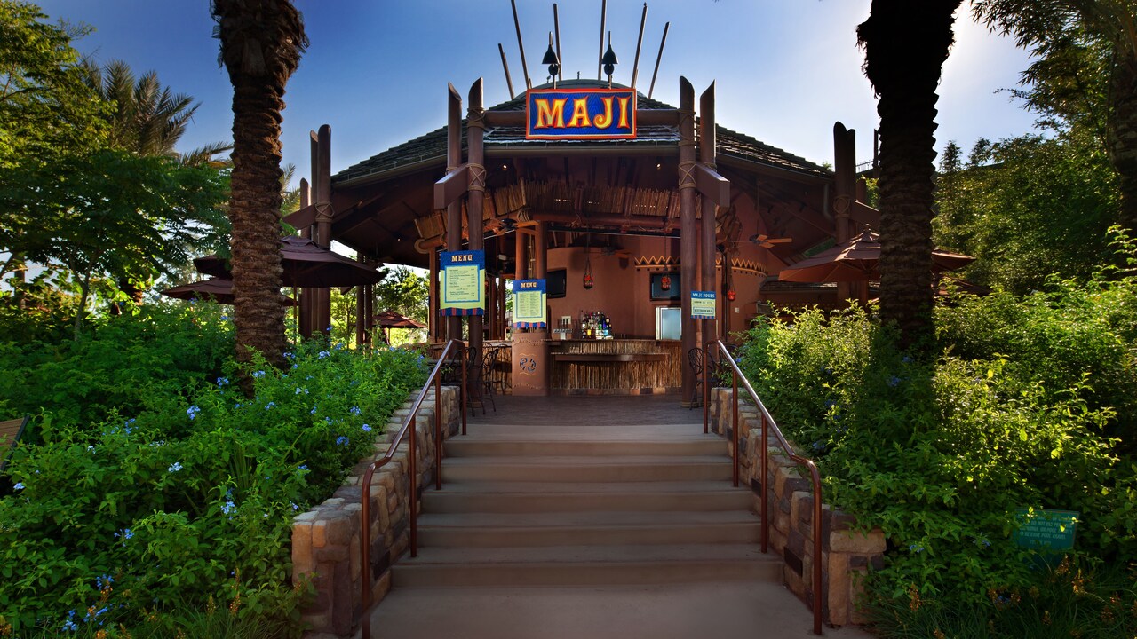 Maji Pool Bar