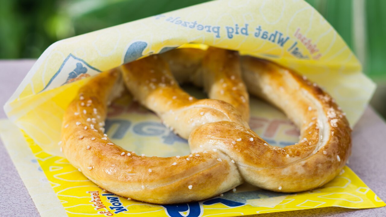 Wetzel's Pretzels Kiosk at Disney Springs Marketplace